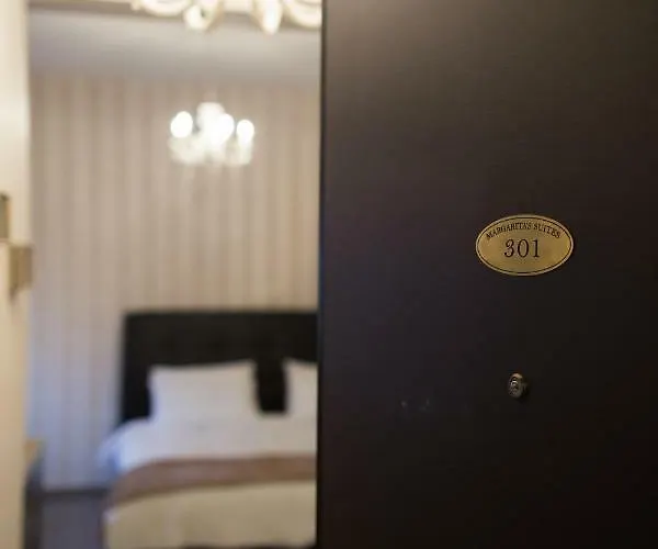 Margarita'S Suites